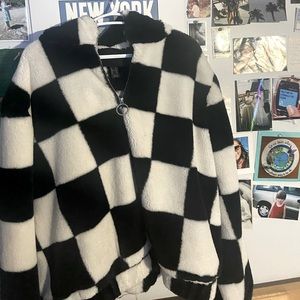 Oversized fluffy checkered sweater!